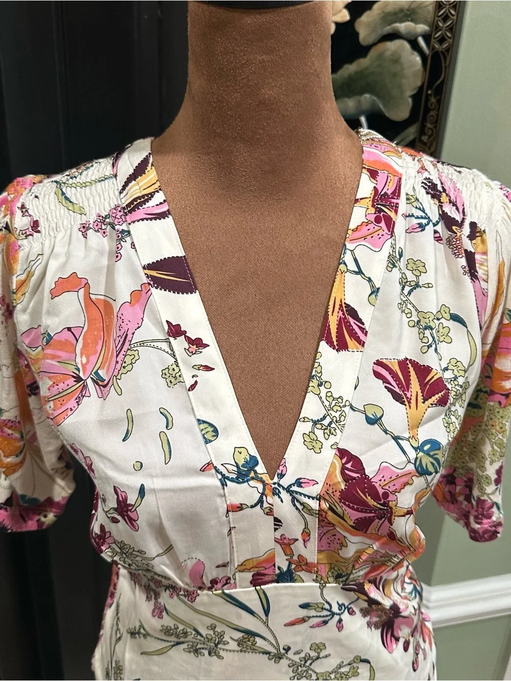 Anthropologie Tiny Adelaide Cream Floral V‑Neck Blouse with Smocked Puff Sleeves